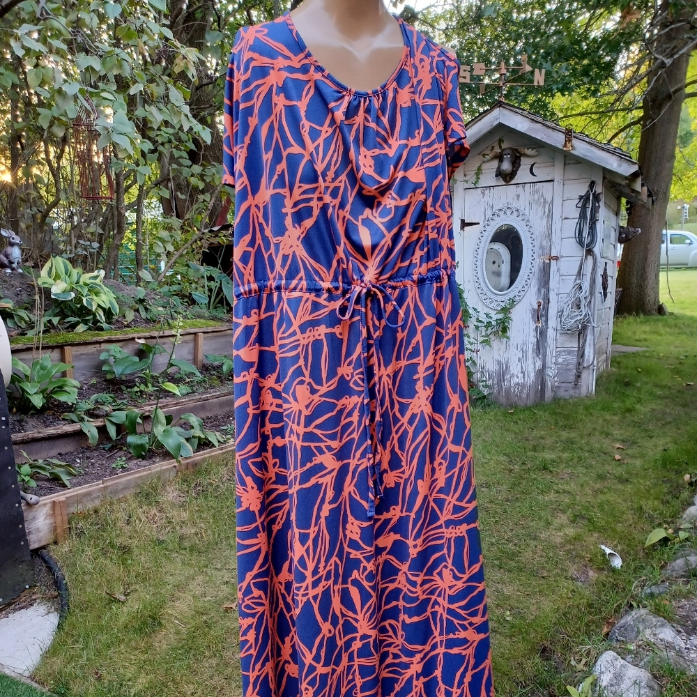 Cold shoulder maxi dress